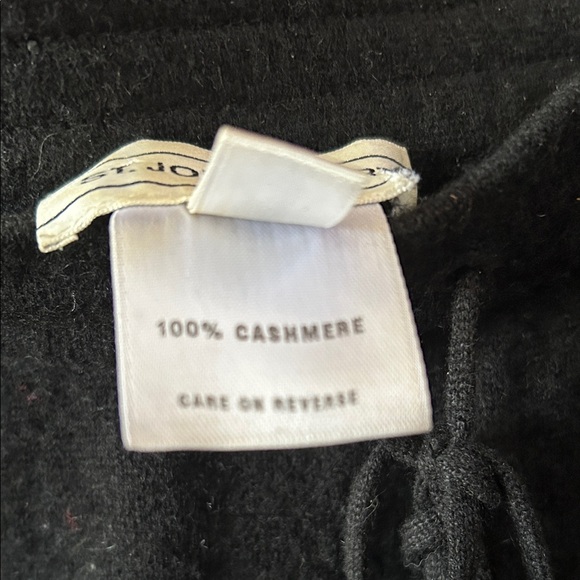 St. John Collection Cashmere Black Trousers - Picture 3 of 5